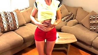 Mira El Baile De Regazo Más Caliente En El Porn Hub - Fantasía De Paso Con Striptease