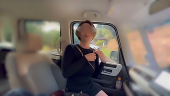 Hd-Video Av En Bystig Brud Och En Kåt Killes Utomhusmöte.