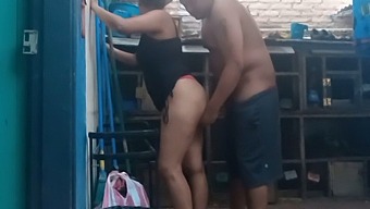 Me Topo Con Mi Madrastra En La Lavandería Y Me Atrae Irresistiblemente Tener Sexo Con Ella
