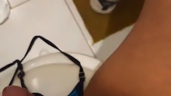 Amatorska Dziewczyna Kusi W Bieliźnie I Daje Mokry Blowjob.